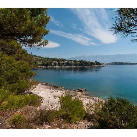 A Distinctive Holiday With Panoramic View In Selca Brac Sumartin